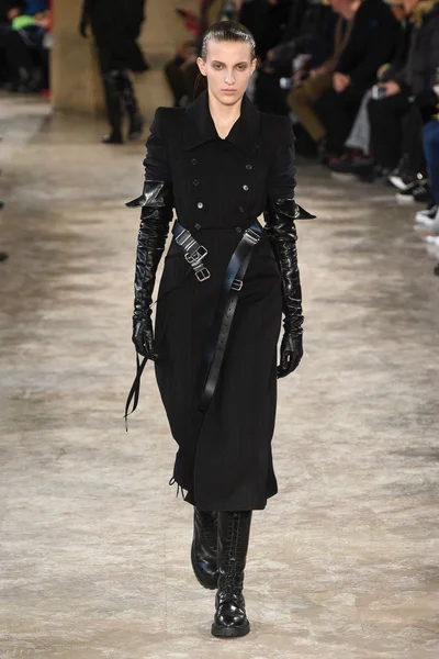 Look 5